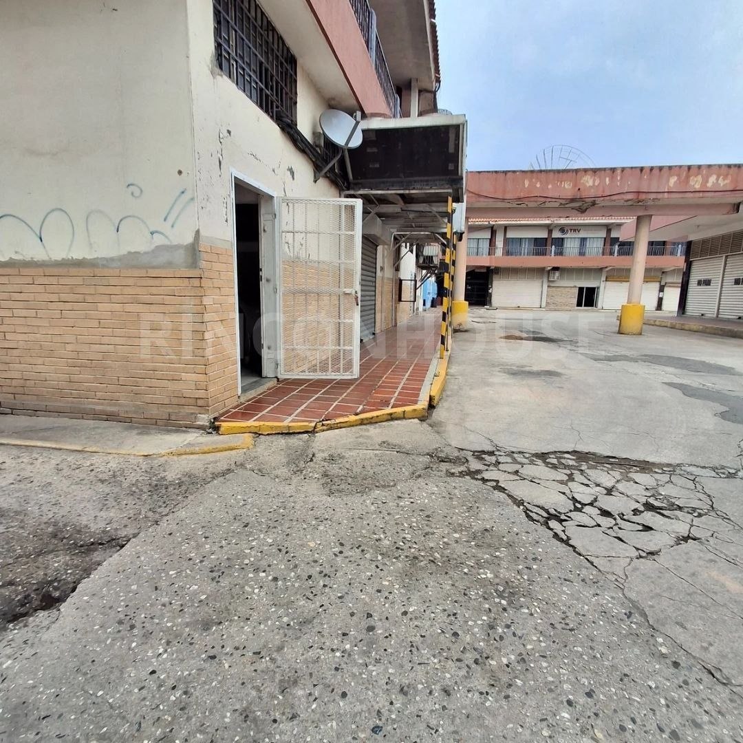 4913690947862858829